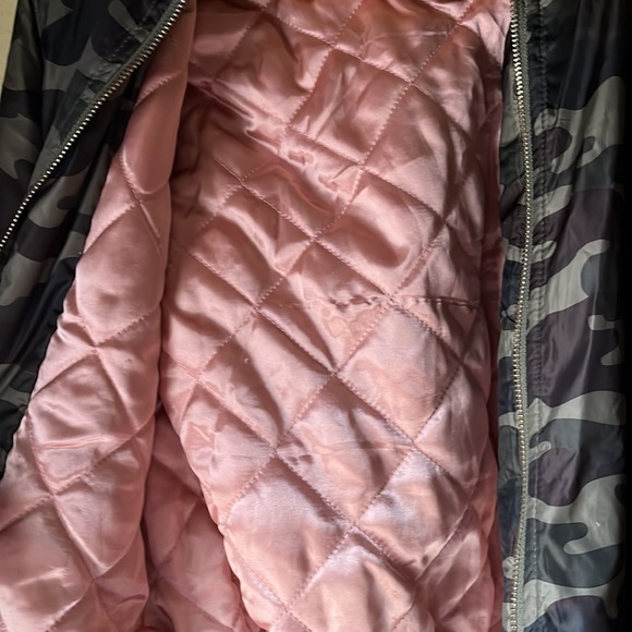 Navy sweater with pink silk interior - Picture 2 of 3